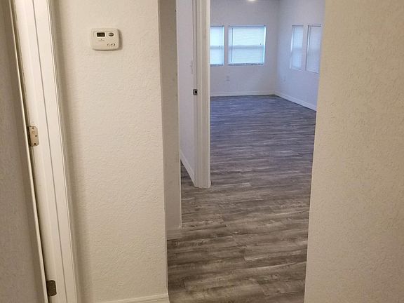 4th image of 515 W Gulley Ave