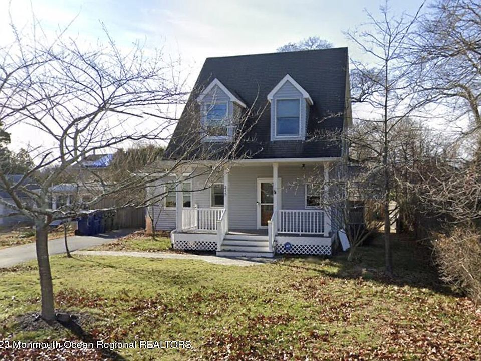 1st image of 216 Chatham Avenue