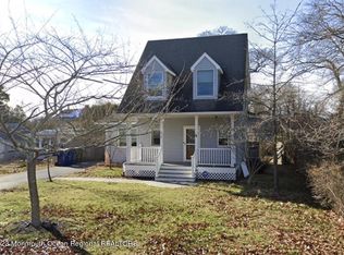 216 Chatham Ave, Oakhurst, NJ