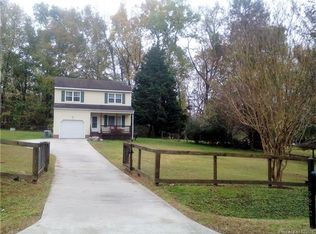 5672 Turtle Dr, Gloucester, VA 23061