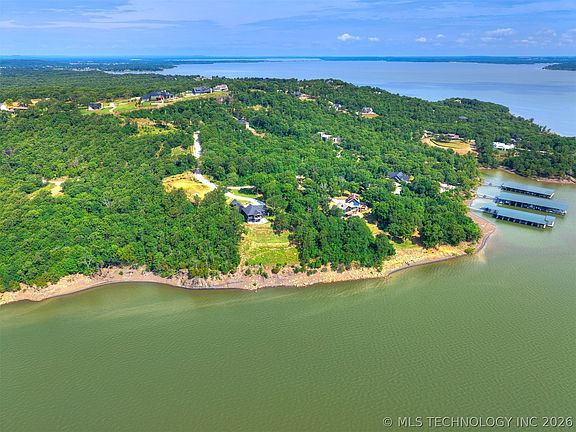 5th image of 305 Stone Ridge Rd