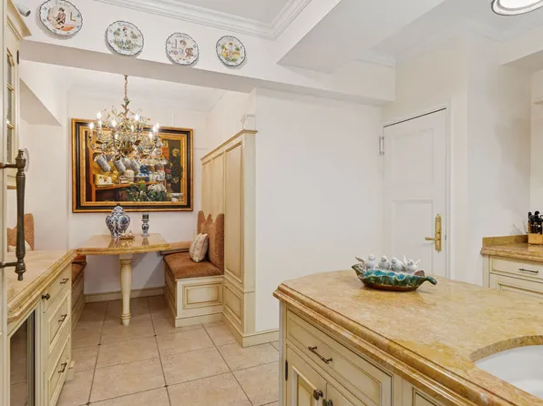 975 Park Avenue image 7 of 14