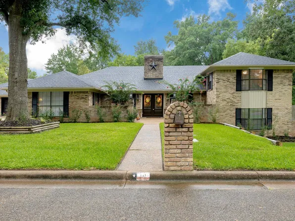 13 Elmwood St, Longview, TX 75604