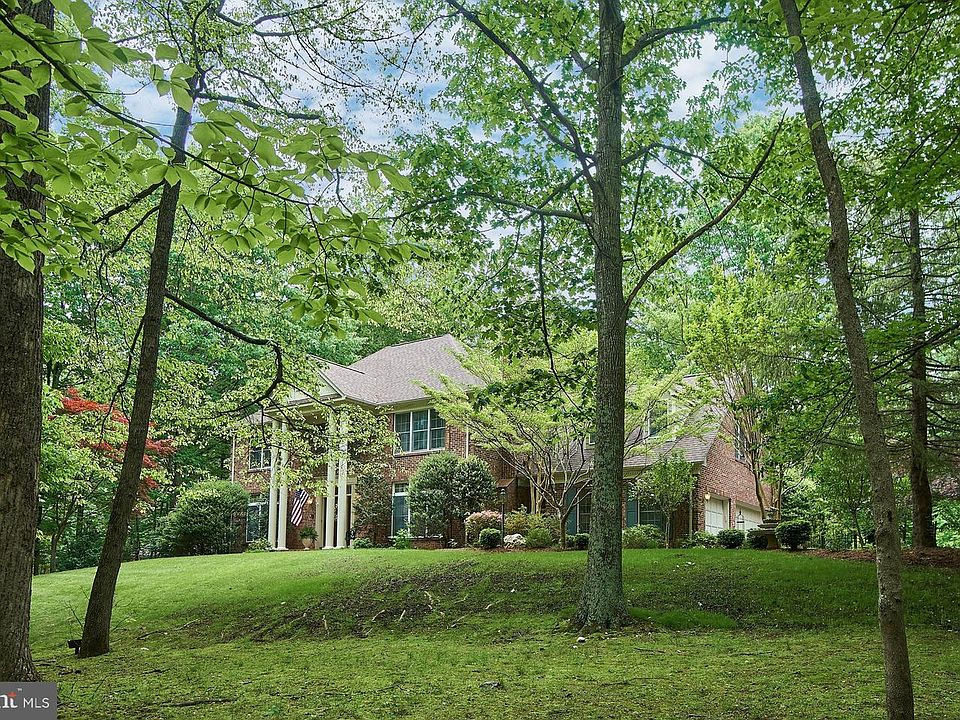 1st image of 6650 Colonnades Dr