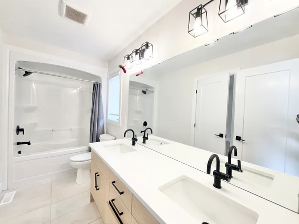 3924 Big Leaf Trl, London, ON N6P 0K1