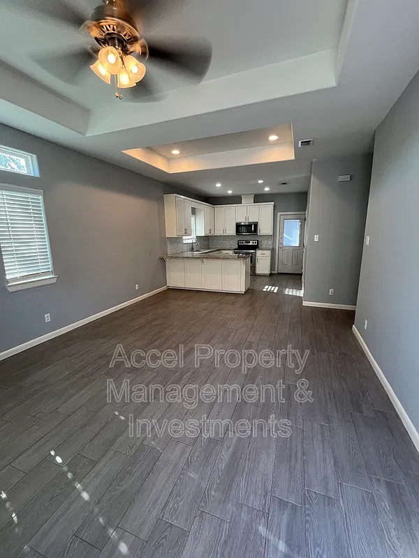 2 bed, 2.0 bath, 1020 sqft, $950 — Photo 2
