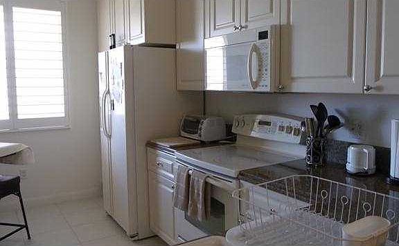 4th image of 32 W Harbour Isle Drive #Ph06