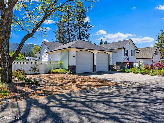 3rd image of 602 E Kokanee Dr