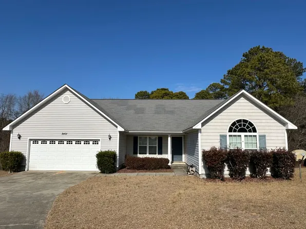 2401 Camp Lejeune Ct, Hope Mills, NC 28348