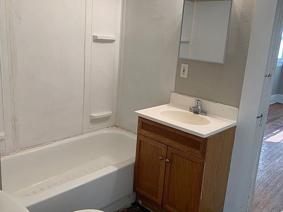 4th image of 851 S Grant Ave