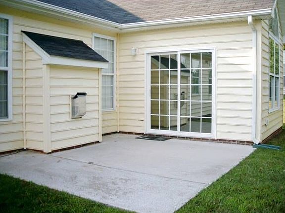 2nd image of 332 Legacy Oaks Cir