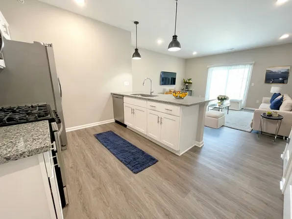 280 Shadow Ln, Orchard Park, NY 14127