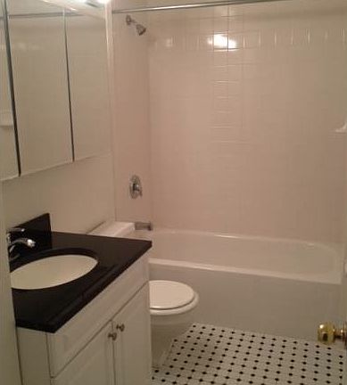 5th image of 277 W 10th St APT 6e