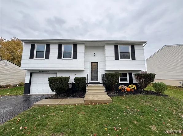 7007 Northview Dr, Lockport, NY 14094