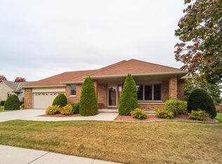 4928 Roneta Ln, Manitowoc, WI 54220