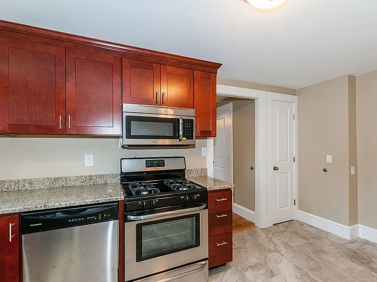 35 Barnes St #1 — Photo 4