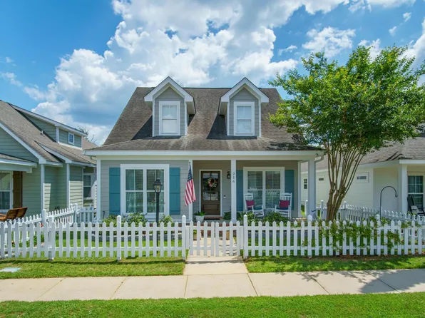 216 Legacy Blvd, Hattiesburg, MS 39402