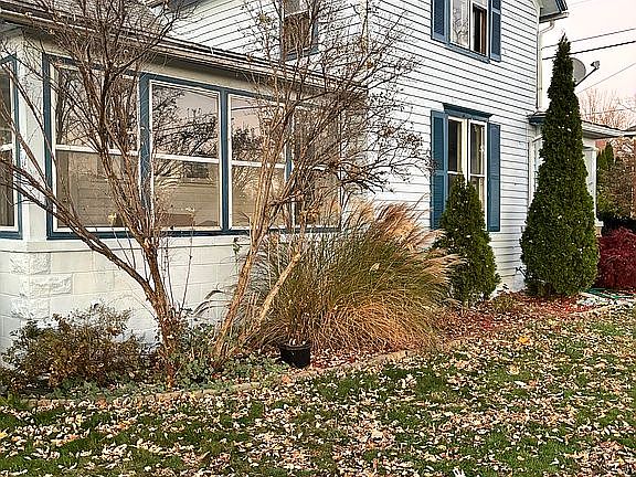 3rd image of 203 N Shiawassee St