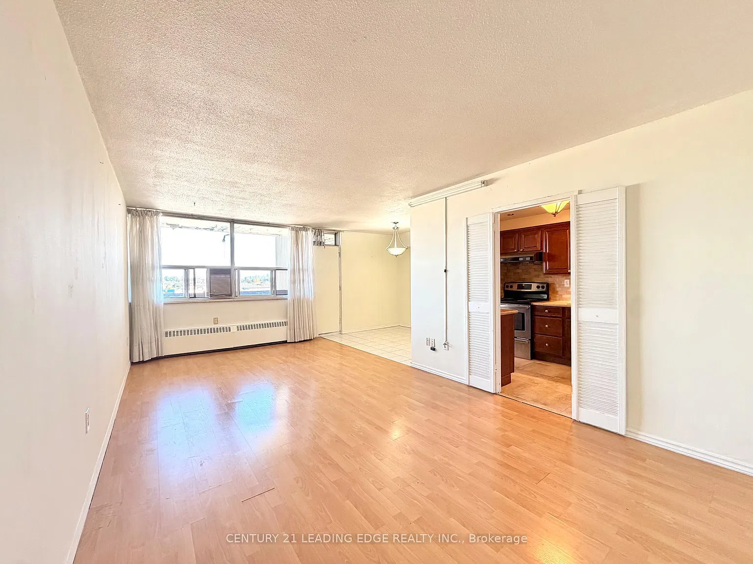1455 Lawrence Ave W — Photo 3