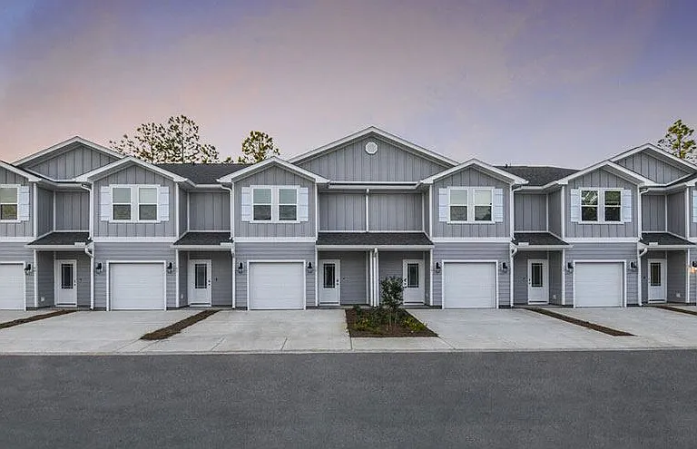 Walton's Landing Townhomes — Photo 1