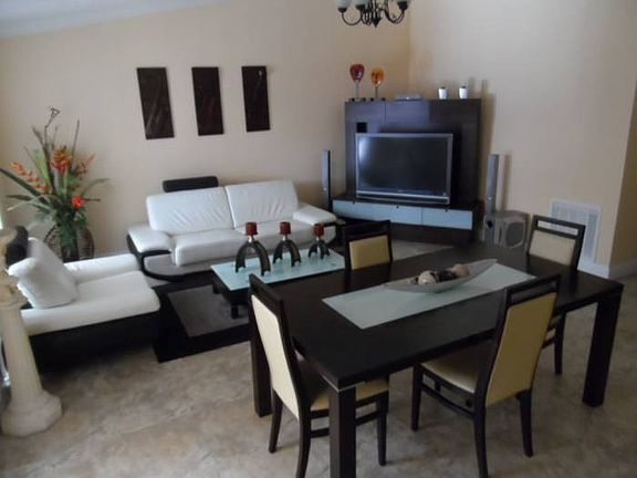 Living/Dining Area