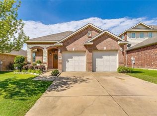 909 Grant St, Burleson, TX 76028