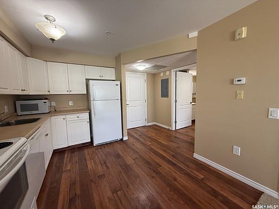 5th image of UNIT 324-60 Stevenson CRESCENT