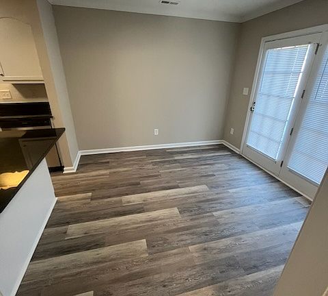 5th image of 700 Battleground Villa Ct #8