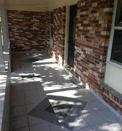 3rd image of 1731 Cordova Cir W