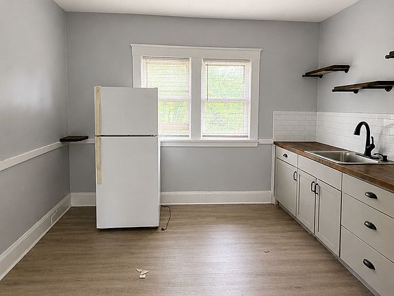 3rd image of 1114 E 64th St APT 2