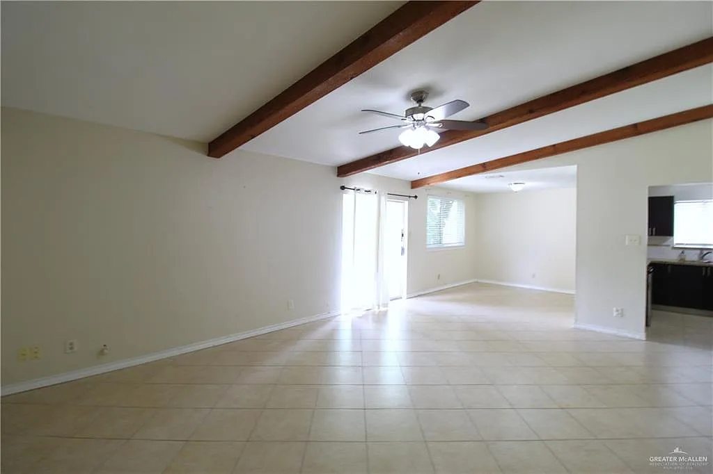 3 bed, 2.0 bath, 1388 sqft, $1,650 — Photo 2