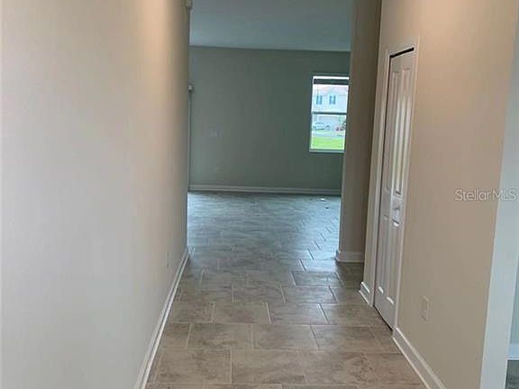 5th image of 1323 Oakcrest Ct