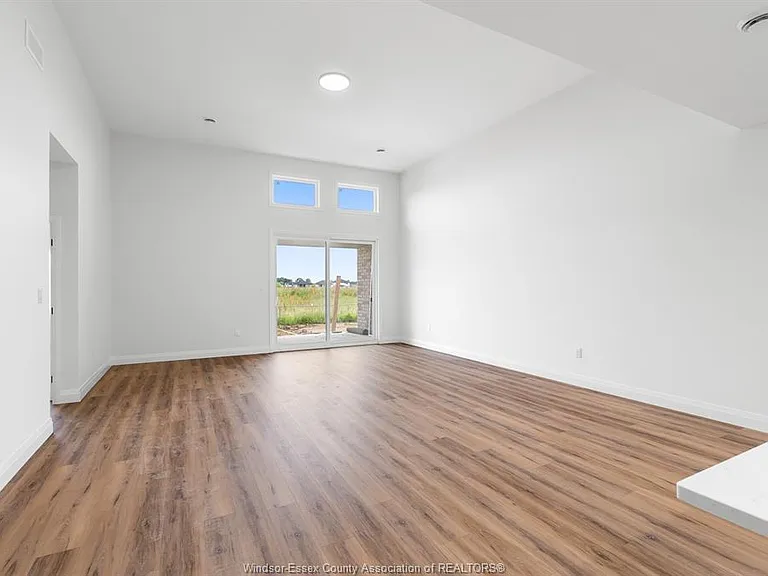 154 McLellan Ave #A — Photo 12