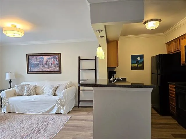 2511 Metairie Lawn Dr #215 — Photo 2