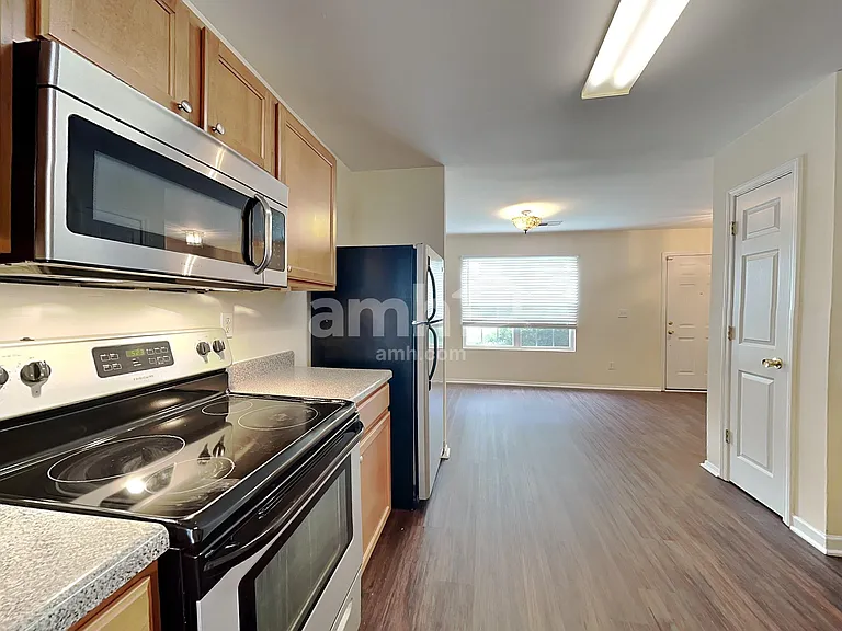 3906 Jack Pine Ct — Photo 4