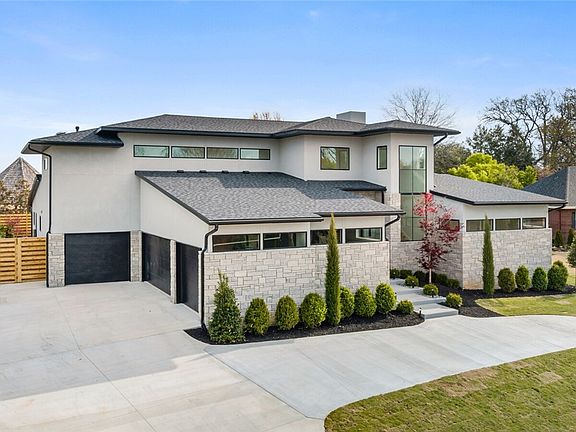 2nd image of 11 S Mission Hills Cir