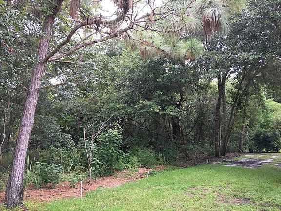 3rd image of 4556 Yorkshire Ln