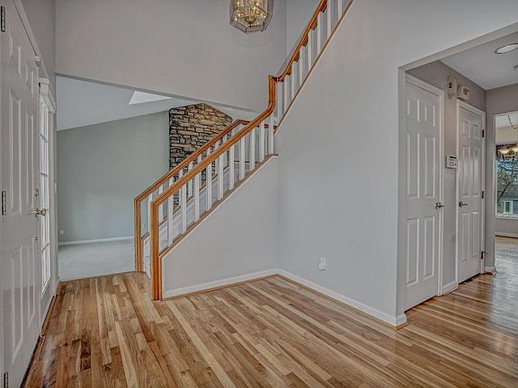 5th image of 9849 Old Chimney Ct