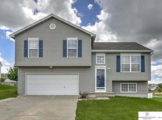 8002 S 158th St, Omaha, NE 68136