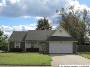 3401 Bayberry Dr, Horn Lake, MS 38637