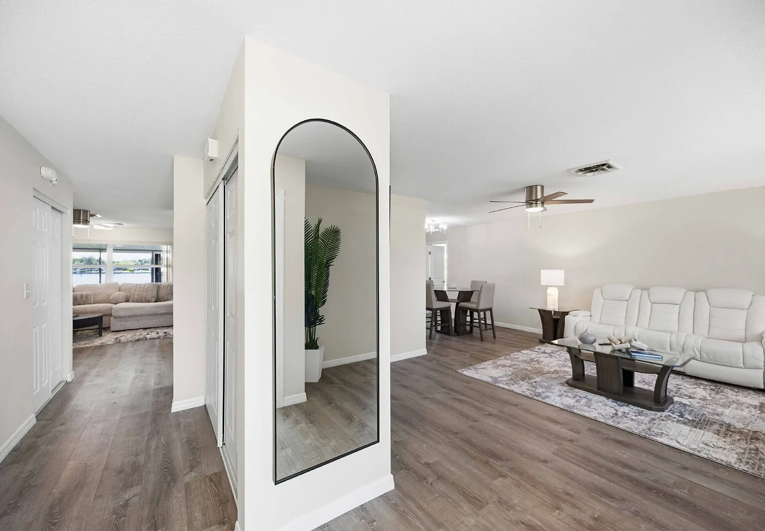 3 bed, 2.0 bath, 2075 sqft, $5,500 — Photo 4