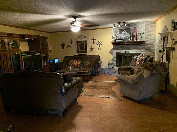3rd image of 2500 Beech Ln