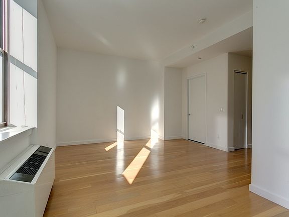 3rd image of 37 Wall St APT 5B