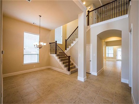 4th image of 16811 Bannermans Way
