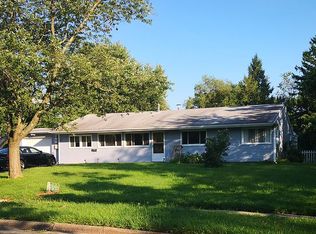 22 Dillon Rd, Kendall Park, NJ 08824