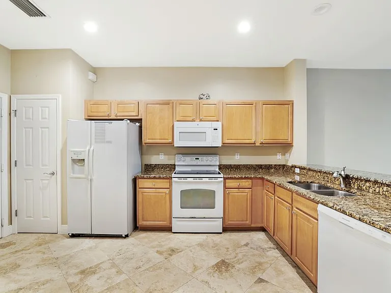 15715 Marcello Cir #113 — Photo 11