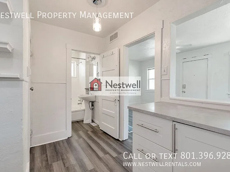 2308 S Green St — Photo 5