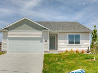 915 Tuscany Dr SE, Altoona, IA 50009