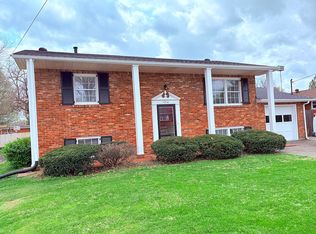 1316 Lance Dr, Louisville, KY 40216