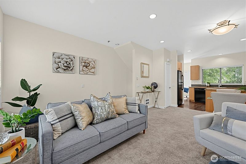3rd image of 3014 NE 140th Street #B